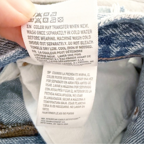 American Eagle Women Distressed Mom Jeans Size 6 Destroyed Casual Grunge Retro - Picture 10 of 10